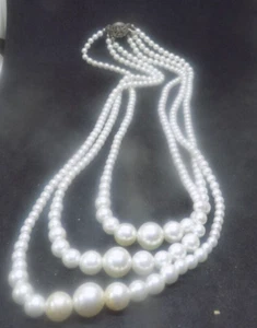 Collar vintage de 3 hilos de perlas de imitación con cierre deslizante tono plata (375) - Imagen 1 de 3