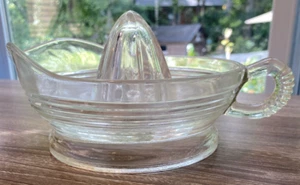 "Escariador de jugo de naranja grande de colección con mango y pedestal 3""x7"" excelente estado" - Imagen 1 de 12