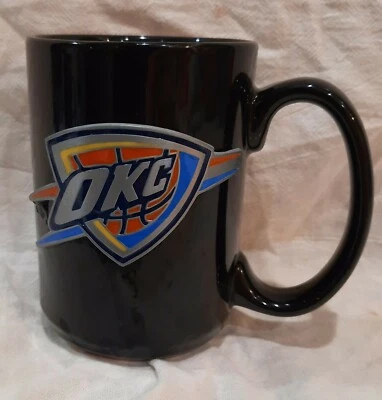 全新带标签-俄克拉荷马城雷霆咖啡 16 盎司。 马克杯带锡质徽章-🏀🏆🏀-OKC — 第 1/2 张图片