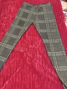 BRAND NEW without Tags F&F girls smart trousers age 10-11 From SFPF Home - Picture 1 of 3