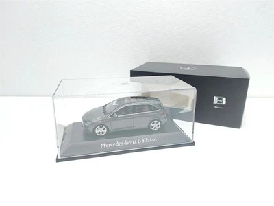 Mercedes-Benz B-Klasse (W247) Grigio del 2018 - 1/43 Herpa art. B66960456 - Immagine 1 di 4