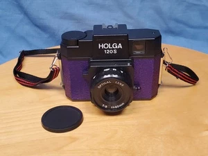 Holga 120s Purple Optical Lens 1:8 f=60mm Film Camera W/Lens Cap & Neck Strap - Picture 1 of 12