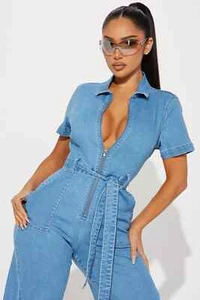 NWT Forever 21 Women’s Denim Collard Tie-Waist Wide Leg Jumpsuit Size Medium - Picture 1 of 6