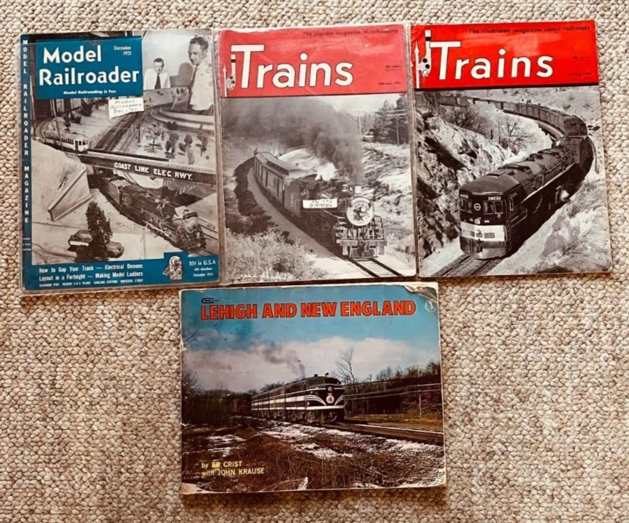 Lot of 4 Vintage Train Magazines/Booklets - Image 1 of 1