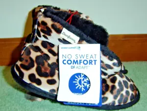 NWT Dearfoam Booties Slippers Leopard Lined Ladies XS 4 4.5 MemoryFoam SolidSole - Picture 1 of 2