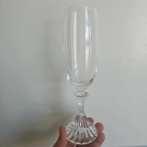 Vidrio de champán estriado The Ritzby Mikasa 8 1/2" - Imagen 1 de 7