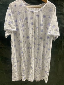 Ladies White And Floral Night Dress REF00031 - Picture 1 of 2