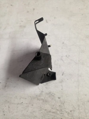 03 - 18 2009 Honda ST1300 front air scoop bracket - Bild 1 von 3