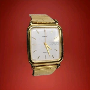 Vtg Men's TIMEX Day/Date Rectangle Dial Gold Tone Stretch Band Quartz Watch - Picture 1 of 15