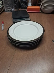 4 platos de ensalada FOOD NETWORK Biscotti blanco borde en relieve marrón 8,5" usados en excelente estado + Bin Aaa - Imagen 1 de 6