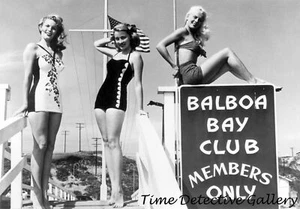 Women of the Balboa Bay Club, Newport Beach, Kalifornien - Poster in 6 Größen - Bild 1 von 1