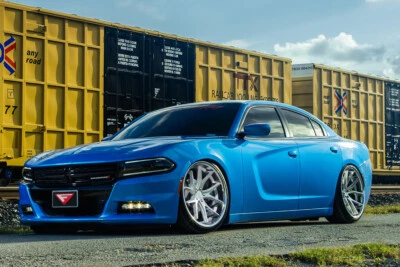 LLANTAS CÓNCAVAS PLATEADAS MÁQUINA FERRADA FR2 22" PARA CARGADOR DODGE RT SE SRT8 Foto 1 de 4