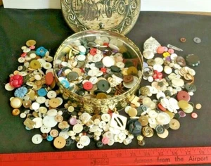 VINTAGE BUTTONS Old Tin Plastic Shell Metal - Picture 1 of 12