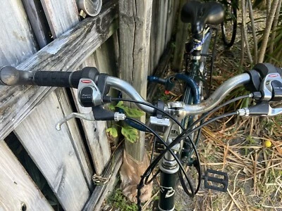 2019 Trek 7200 Multitrack XL 22,5 -56cm ótima forma sem ferrugem perfeito estado - Imagem 1 de 4