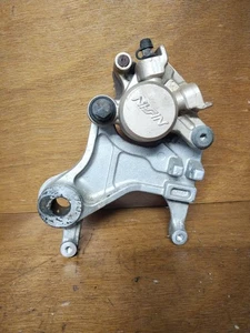 BREMSSATTEL HINTEN UND HALTERUNG HONDA XRV 750 AFRICA TWIN RD04 RD07 RD07A - Bild 1 von 6