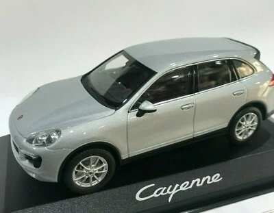 modellino Porsche Cayenne  Minichamps 1:43 Auto Sport Corsa Die-cast Suv Silver - Immagine 1 di 4