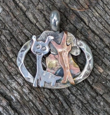 Wonky Little Giraffe Hecho a Mano Artesanal Plata Esterlina Cobre Latón Colgante .A27d Foto 1 de 4