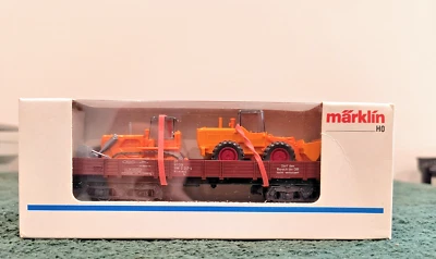 MARKLIN HO 4474 LOW SIDE CAR/ 2 TRACTORS NIB - Image 1 of 4