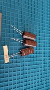ELNA SILMIC II AUDIO Capacitor 100uF 63V-set of 3 pcs. - Picture 1 of 8
