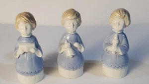 3 Vintage Porcelain Christmas Carolers with Blue Robes Figurines - Japan - Picture 1 of 7