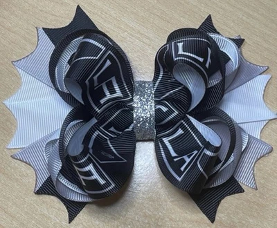 Lazo para el cabello inspirado en el equipo de hockey de Los Angeles Kings Foto 1 de 3