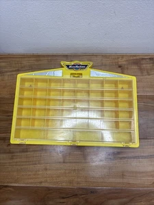 Vitrina de transporte vintage 1989 amarilla de micro máquinas por galón - Imagen 1 de 4