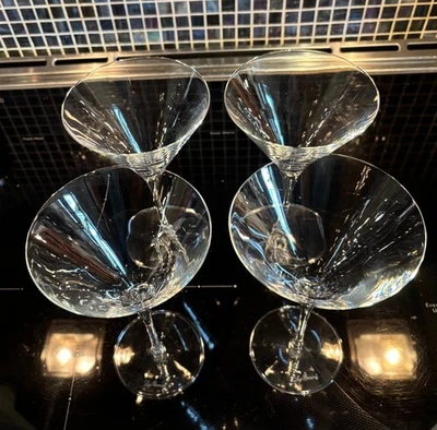 IMPRESIONANTE Juego de 4 Vasos Martini Luigi Bormioli *COMO NUEVO Año Nuevo Día Fiesta Hora Foto 1 de 3