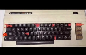 Commodore Vic 20 Chocolate replacement KEY Vintage USED Original TELL ME WHICH 1 - Picture 1 of 1