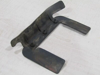 1984-1985 HONDA XR250R 1984-2002 XR200R SEAT RUBBER 77120-KK0-000 - Image 1 of 2