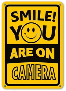 Insegna per fotocamera Smile You're On sicurezza domestica impermeabile protetta dai raggi UV insegne CCTV NUOVO - Foto 1 di 7