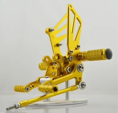 Juego de estriberas traseras de oro de EE. UU. para Suzuki GSXR 600/750 00-05 GSXR1000 01-04 Foto 1 de 4