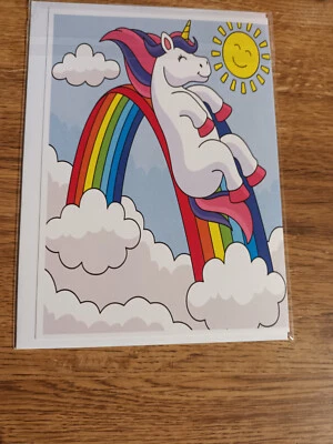 Tarjeta de cumpleaños unicornio para colorear doble cara apta para familia o amigo Foto 1 de 2