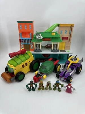Lote de juegos de guarida de alcantarillado Teenage Mutant Ninja Turtles con vehículos y figuras TMNT Foto 1 de 4