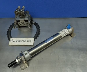 SMC CM2L25-150Z Pneumatic Cylinder - Picture 1 of 10