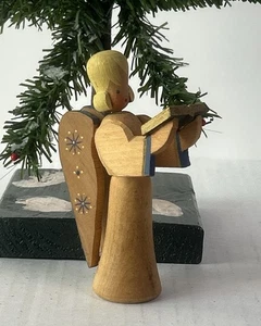 1752/15 Grosser 10cm ENGEL nach Max Dittmann aus dem Erzgebirge - Picture 1 of 4