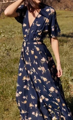 Maxi Vestido Christy Dawn The Lottie Azul Marino Floral Manga Corta Talla Pequeña Foto 1 de 4