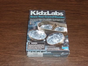 NIB Kidzlabs Grow Your Crystal Geodes Kit Learning-and-Development-Toys By 4M - Picture 1 of 7