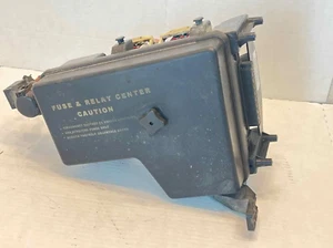 Dodge RAM 1500 2004-2005 UNDR delantero integrado caja de fusibles relé caja temic box - Imagen 1 de 7