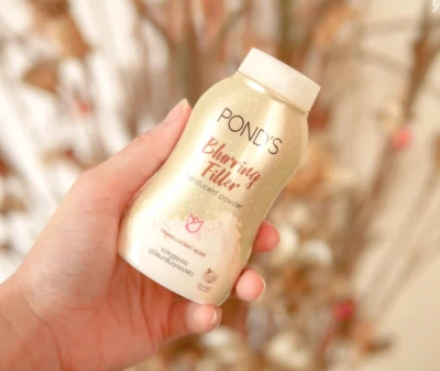 Pond’s Blurring Filler Translucent Powder Oil Blemish Plus Control UV Protection - Image 1 of 4