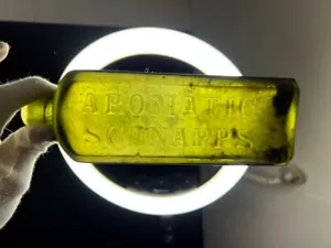 Antique Australian Green Glass Udolpho Wolfe's Schnapps Large Bottle 23cm - Picture 1 of 7