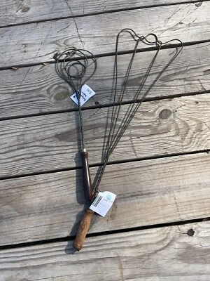 2 Vintage Rug Beater Wood Handle Twisted Wire Wood Handle Carpet Cleaner - Изображение 1 из 4