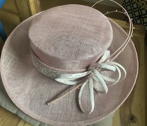John Charles London Hut, rosa, Blush, rose, wie neu! Hochzeit / Queen - Bild 1 von 4