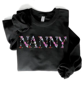Sudadera 2XL Negra “Niñera” Letras Florales Pullover Cuello Redondo - Imagen 1 de 4