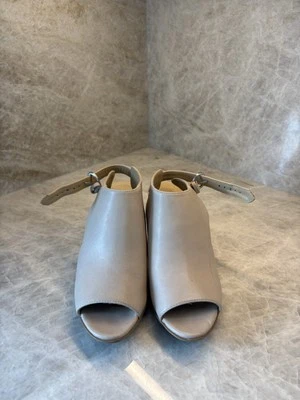 Naturalizer Peep Toe Shoes Block Heel Ivory Size 6.5W Hook & Loop, Slightly Used - Image 1 of 4