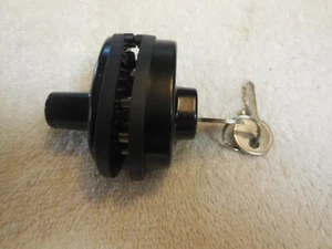 Regal Keyed Trigger Lock RTL3110 - Picture 1 of 6