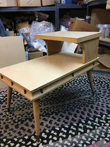 Vintage MCM Mid Century Side Table With Blonde Wood 28inx24inx17in - Picture 1 of 11