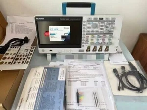Tektronix TBS2104B Digital Oscilloscope with 4 TPP0200 probe new/* - Picture 1 of 5