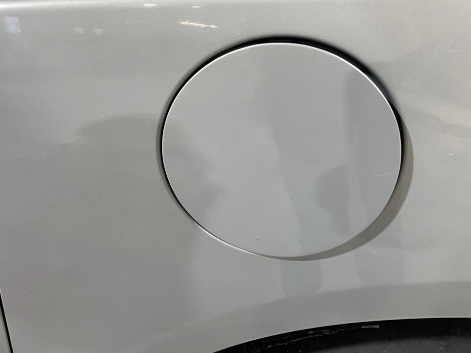 06 07 08 09 10 11 12 14 KIA SEDONA Fuel Tank Door SILVERTONE BEIGE FDP Foto 1 de 1