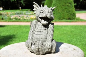 Gartenfigur Gartendrache - Modell lachend - Fantasy Figur Deko Drache Gartendeko - Bild 1 von 4