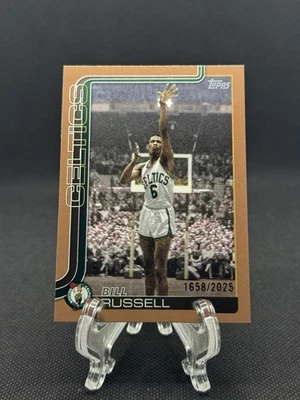 2025-26 Topps Bill Russell #251 HOFer Gold/2025 Boston Celtics Foto 1 de 2